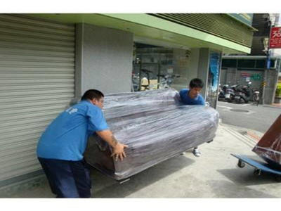 专业搬家服务 多种车型选择与24小时上门搬运